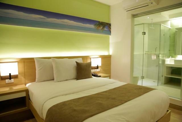 Icove Beach Hotel Olongapo Exterior photo